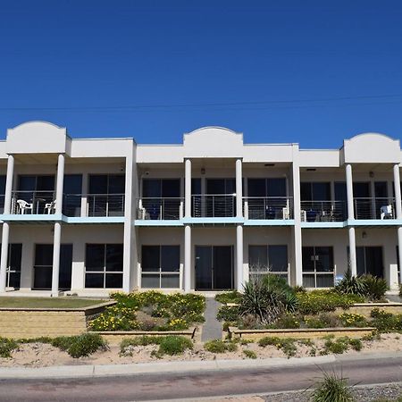 Christies Seahorse Holiday Townhouses Port Noarlunga Buitenkant foto