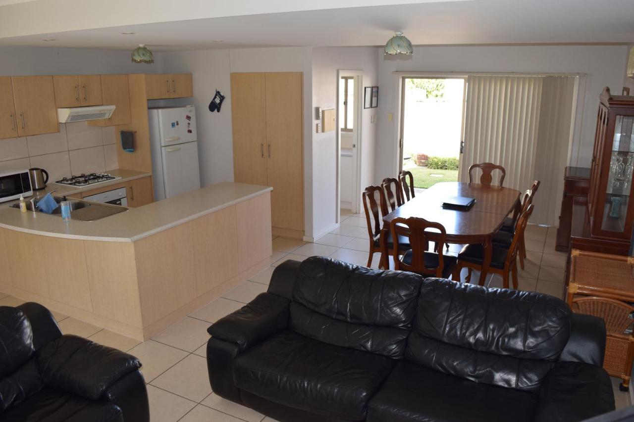 Christies Seahorse Holiday Townhouses Port Noarlunga Buitenkant foto