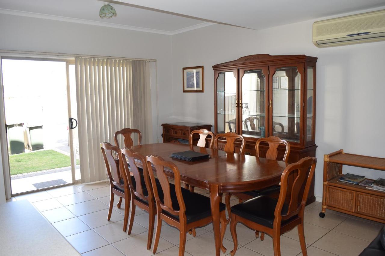 Christies Seahorse Holiday Townhouses Port Noarlunga Buitenkant foto