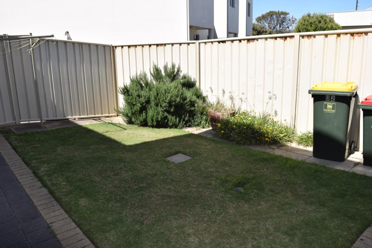 Christies Seahorse Holiday Townhouses Port Noarlunga Buitenkant foto